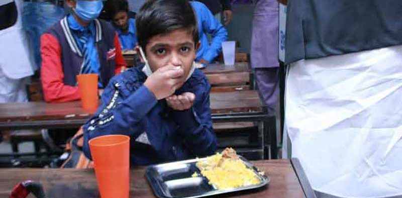 Children of 100 primary schools to receive a free meal daily