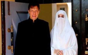 Only a fool doesn’t discuss everything with wife: Imran Khan