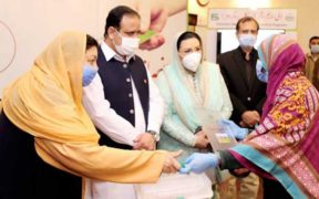 Punjab-CM-launches-Insaf-Medicine-Card