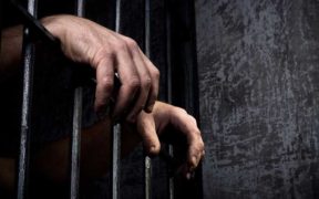 4-suspects-arrested-for-robbing-houses-in-karachis-clifton