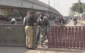 traffic-disrupted-as-protests-continue-at-20-sites-in-karachi