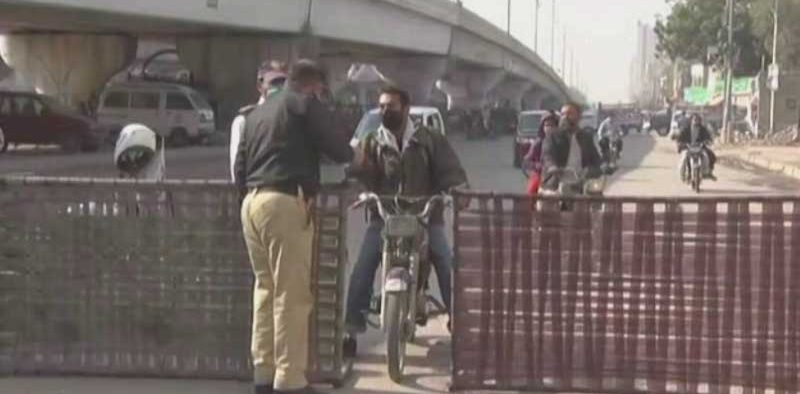 traffic-disrupted-as-protests-continue-at-20-sites-in-karachi