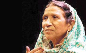 Zarsanga-folk-singer