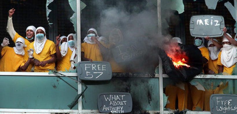 inmates at st. louis jail set fire