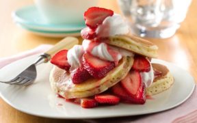 Strawberry-pancakes-recipe