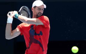 "Djokovic's Injury Cloud at Australian Open, Swiatek Faces Kenin in Opener"