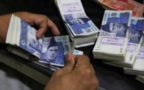 Pakistan Is Going to Introduce Plastic Money to Stop Counterfeit Notes