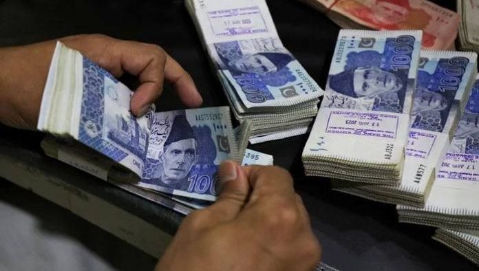 Pakistan Is Going to Introduce Plastic Money to Stop Counterfeit Notes