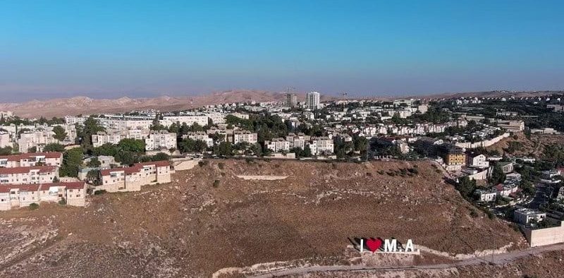 Israel seizes 650 acres of West Bank territory close to a large settlement