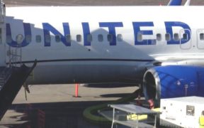 What was the situation with the United Airlines plane at Oregon's Medford Airport?