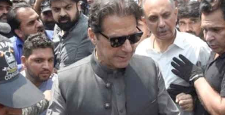 Imran encourages talks with political and establishment forces