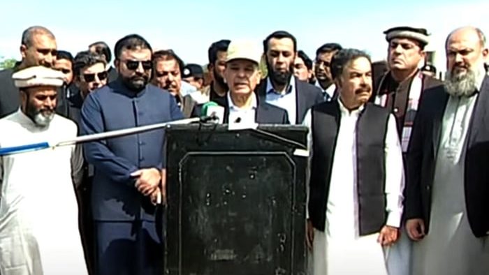 PM presents relief package while visiting rain-stricken Gwadar