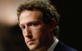 Following the global outage of Facebook and Instagram, Zuckerberg loses $3 billion