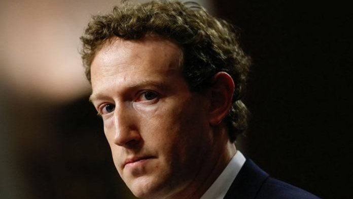 Following the global outage of Facebook and Instagram, Zuckerberg loses $3 billion