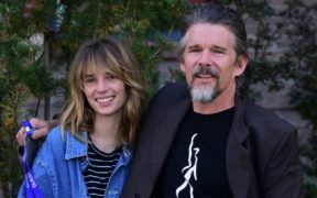 'Stranger Things' star Ethan Hawke explains why she doesn't tell her father spoilers 