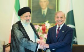 Iran and Pakistan established a $10 billion goal for bilateral commerce