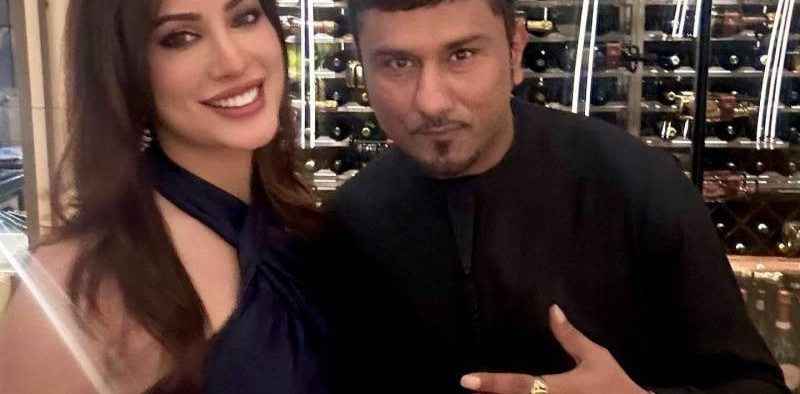 Mehwish Hayat is praising "genius" collaborator Yo Yo Honey Singh