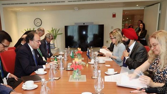 FinMin Aurangzeb meets with ADB and World Bank heads on important matters