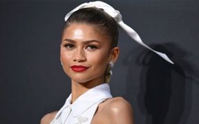 Zendaya describes her parents' "amazing" response to the sultry "Challengers" scene