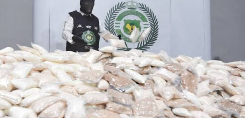 Catching two heroin dealers from Pakistan in the Madina area