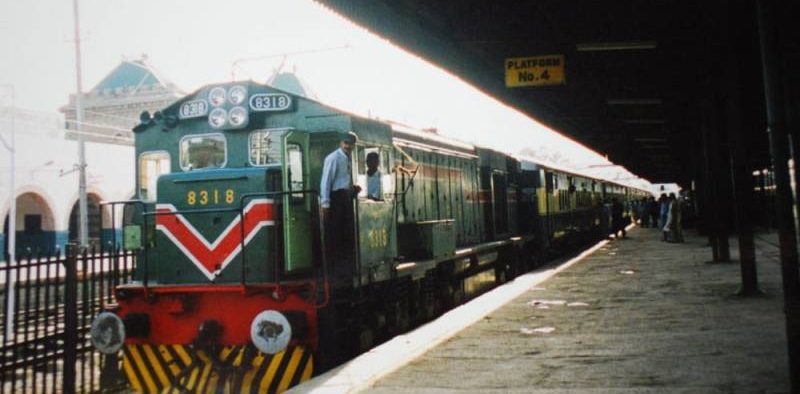 Pakistan Railways Cuts Train Fares by Up to 54% Amid Diesel Price Drop