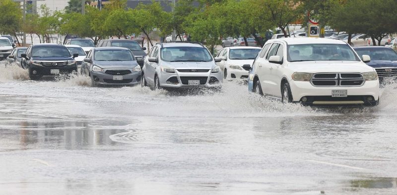 Rain Chaos in Saudi Arabia Schools Closed, Roads Flooded, Cities Grapple with Climate Crisis