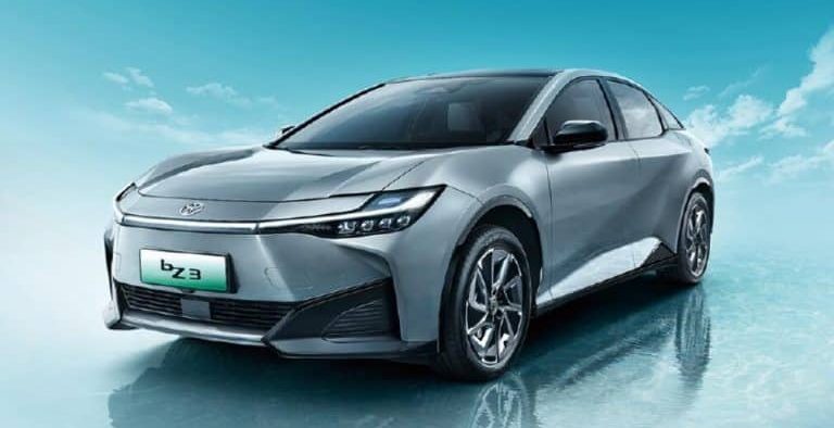 Toyota to Adopt BYD's Advanced Plug-In Hybrid DM-i Platform for Chinese Market Expansion