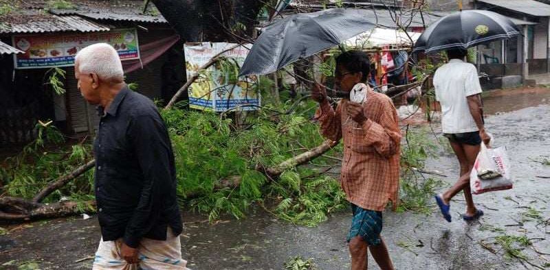 Cyclone Remal destroys sixteen lives and cuts off power to millions in Bangladesh and India