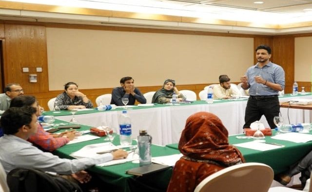 Karachi hosted a workshop on environmental reporting