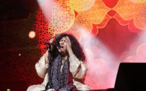 At a live performance, Atif Aslam gave a heartfelt tribute to the legendary Abida Parveen