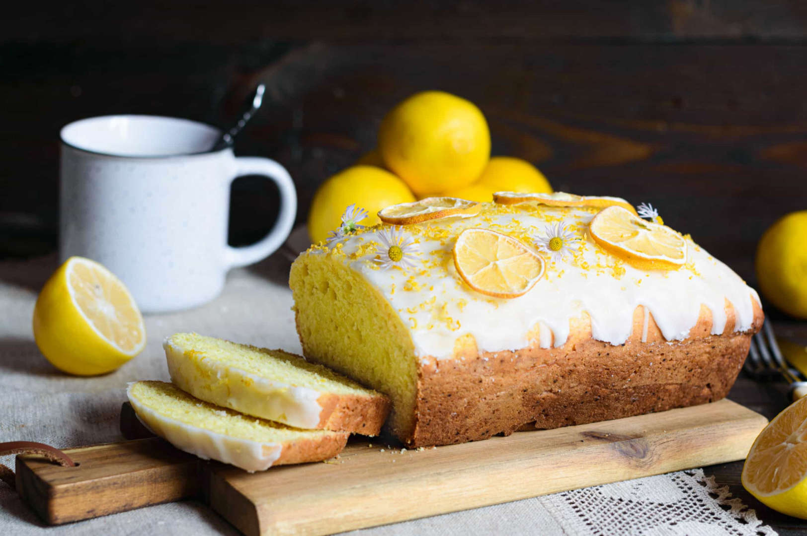 Lemon drizzle cake