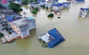 China's Dongting Lake Breach Forces 6,000 to Evacuate"