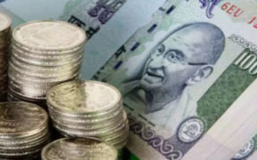 Indian Rupee Hits All-Time Low Amid Outflows and Yuan Volatility