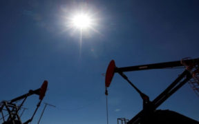 Oil Prices Dip as Economic Concerns Offset Inventory Draw Fed Rate Cut Hopes Persist