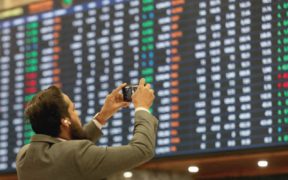 PSX Market Update KSE-100 Hits All-Time High Surges 684 Points Amid IMF Deal