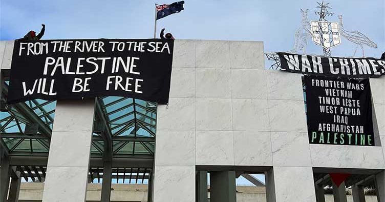 Pro-Palestine Protesters Scale Australia's Parliament, Accuse Israel of War Crimes