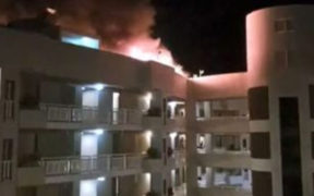 Helicopter Crash in Cairns Propeller Fragments Ignite Hotel Roof, Hundreds Evacuated