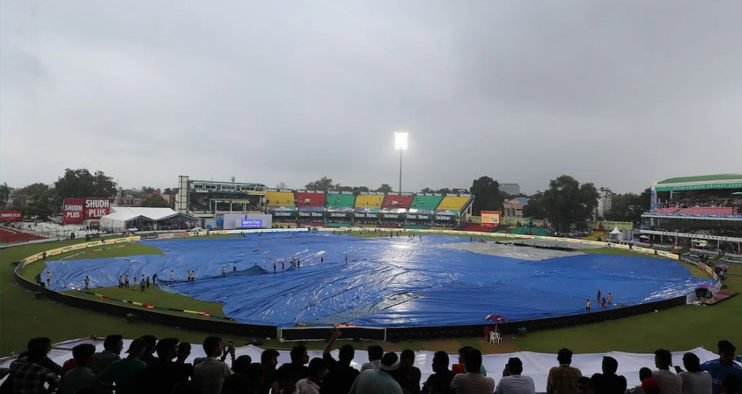 India Dominate with Early Wickets Before Rain Halts Play in 2nd Test