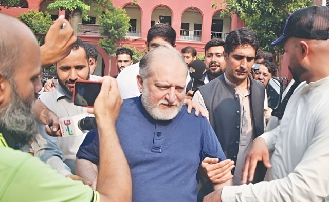 Journalist Orya Maqbool Jan Challenges FIA Arrest, Awaits Bail Decision on September 3