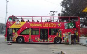 Lahore Launches Hybrid Buses for Tourism