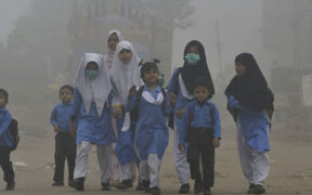 Lahore AQI Reaches 700 Schools Adjust Timings