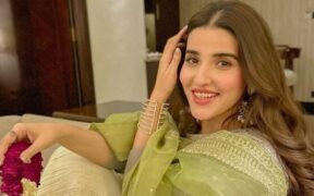 Hareem Farooq's Minimalist Chic Look Styling Secrets Revealed