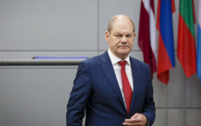 Scholz Warns Germany on Freedom as Coalition Falls