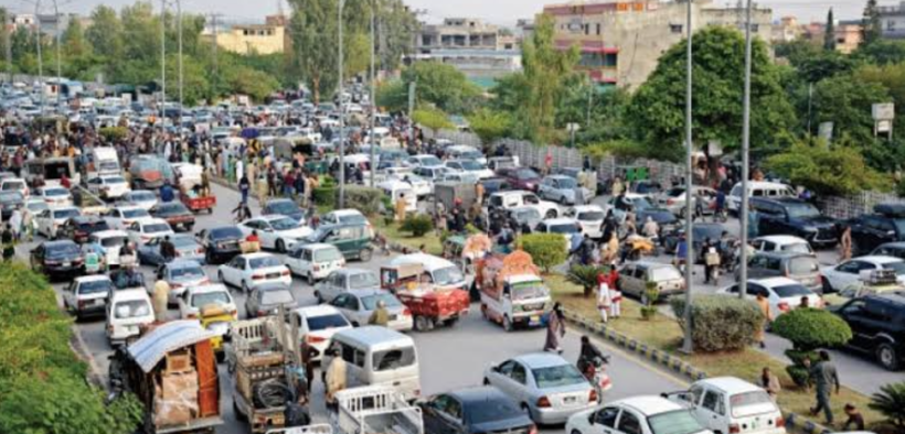 Traffic Disruption as Lahore Ring Road Closes Due to Protests