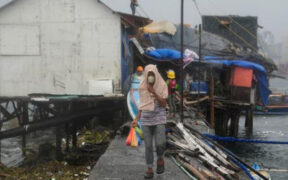 Typhoon Man-yi Forces 255,000 to Evacuate in Philippines