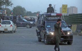 Karachi Traffic Chaos Protests Block Key Roads Across City