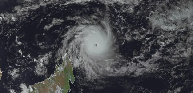 Mayotte Cyclone Winds Over 180 km/h Strict Lockdown Orders