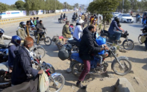 Protests Disrupt Karachi Traffic Police Clash at Numaish Chowrangi