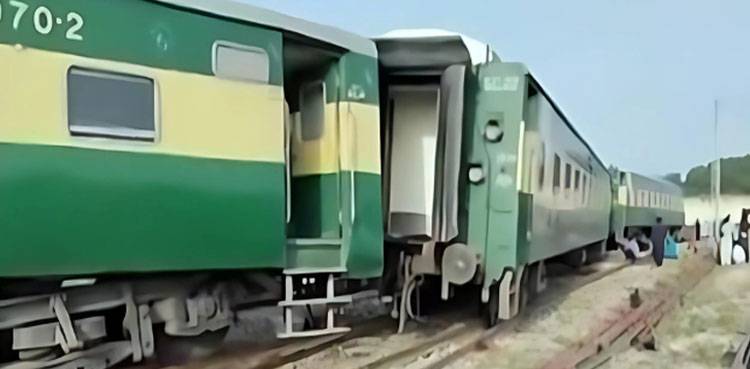 Train Derailment at Karachi's Drigh Road Causes Major Delays