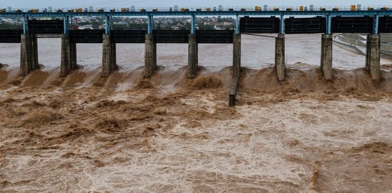 India Alerts Pakistan of Flood Risk
